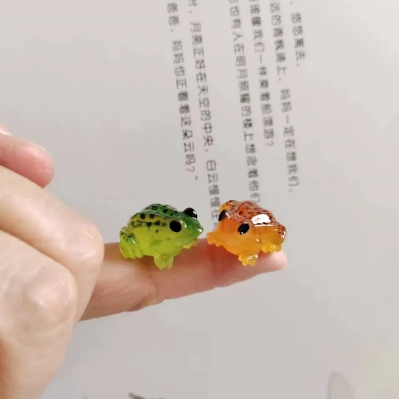 Bonsai Garden China - 素敵な小さなオレンジグリーンのカエル10個、ノームガーデン、鉢植えの盆栽、ドールハウスの装飾用のかわいいクラフト小道具。